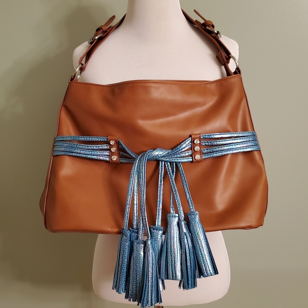 Make a Statement Handbag! - Picture 2 of 7